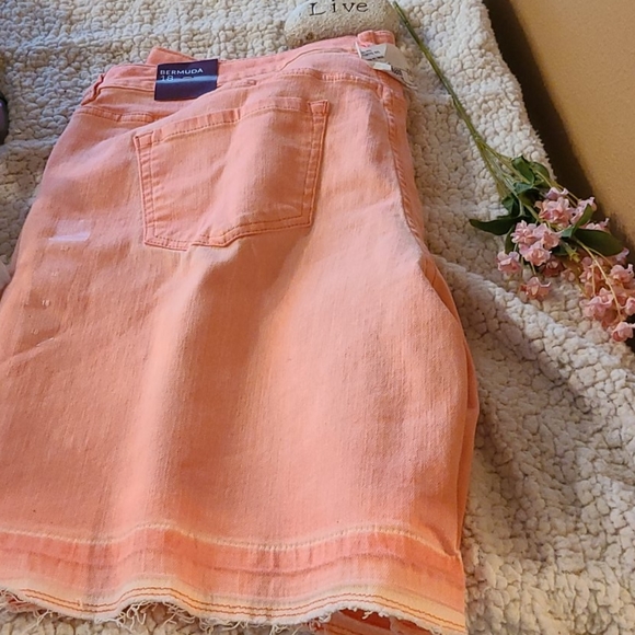 💕New Lane Bryant Bermuda shorts💕 - Picture 6 of 8